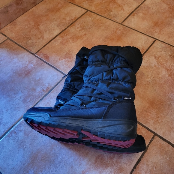 Boots kamik Size 8 - Picture 9 of 13